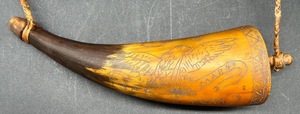 Correa de Cuero de Color Natural con Diseño Floral, Hecha a Mano y Ecológica, de Cuerno de Búfalo, de ILAHI, Estilo Rústico, Artística y Coleccionable, Uttar - Product Image 6