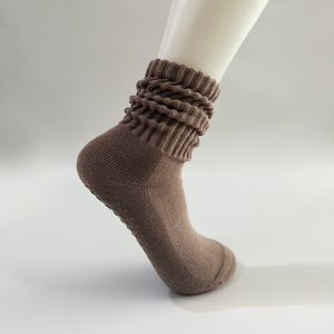 Wholesale <b>Custom</b> Pilates Slouch <b>Grip</b> <b>Socks</b> Women Cotton Anti Slip Yoga Barre <b>Socks</b> with Woven Label Daily Indoor - Product Image 6