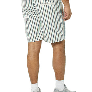 Pantalones Cortos Casuales Modernos para Hombre que Ofrecen Rendimiento Transpirable y Comodidad Confiable para Experiencias al Aire Libre y Eventos Relajados - Product Image 2
