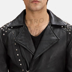 Veste de motard en cuir noir clouté de qualité supérieure pour homme, en peau de mouton véritable, style punk rock, coupe ajustée, manches matelassées - Product Image 3