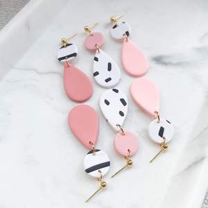 Stylish <b>Resin</b> <b>Earrings</b> Glossy Finish Modern Design Durable Luxury Fashion Accessories Designed by Skilled Artisans Crystal Style - Product Image 2