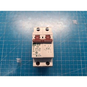 Disjoncteur miniature bipolaire LS ELECTRIC LG BKM 6A 2P 50AF BKM50N-2P06, d'occasion, pièces d'équipement semi-conducteur de génération précédente - Product Image 2