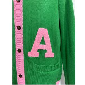 Cárdigan de Punto Personalizado al por Mayor, Estilo Casual Otoñal, con Apliques de Patchwork y Logotipo Frontal para Mujer - Product Image 4