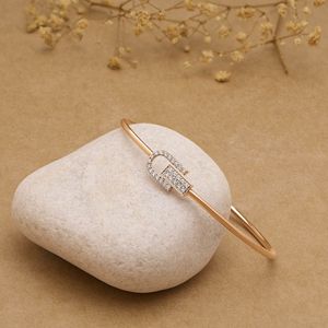 Brazalete de Oro Rosa con Diamantes, Corte Baguette, Minimalista, para Uso Diario, Joyería para Mujer - Product Image 4