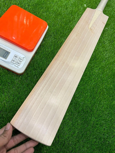 Batte de cricket en saule de qualité standard 1 ENGLISH avec poignée pour le tir, livraison incluse, pour usage par les équipes sportives, service OEM de batte de cricket - Product Image 3