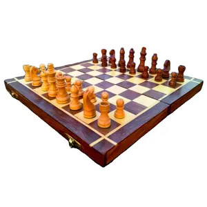 现代金合欢木可折叠棋盘畅销象棋套装，带硬币存储空间，用于硬币室内和室外游戏