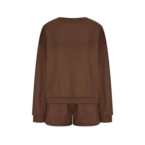 Ensembles de vêtements de détente pour femmes, hauts à épaules tombantes surdimensionnés imprimés sur mesure et shorts à taille élastique, tenues d'été en 2 pièces - Product Image 6