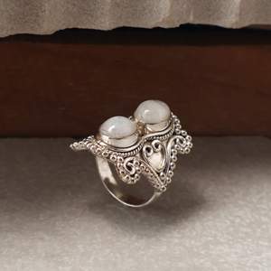 Natural Rainbow Moonstone 925 Sterling Silver Handmade Vintage <b>Statement</b> <b>Ring</b> Geometric Bezel Set Oval Gemstone for Daily Wear - Product Image 3