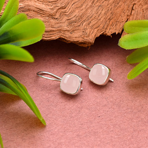 Boucles d'oreilles pendantes en argent sterling 925 avec calcédoine rose naturelle, faites à la main, fournisseur de bijoux en argent et pierres précieuses - Product Image 1