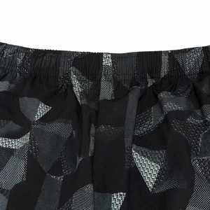 Shorts de sport légers pour hommes avec logo personnalisé, dernier design, caractéristiques écologiques, vente en gros, fabriqués au Pakistan - Product Image 4