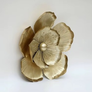 Décoration murale florale unique en métal, cadeaux de luxe pour le salon, art mural en fer provenant d'Inde - Product Image 1