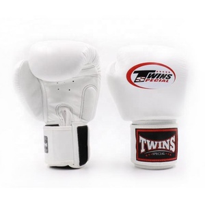 Gants de boxe pour l'entraînement quotidien, le sparring et les séances de pratique, avec une construction durable et un toucher rembourré confortable. - Product Image 1