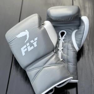 Guantes de Entrenamiento Fly SuperLace Pro X 2 de Cuero Vacuno Genuino para Sanda, MMA, Kick Boxing y Sparring con Correa de Muñeca Ajustable - Product Image 3