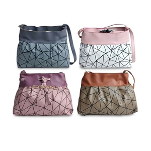 Sac à bandoulière tendance en cuir PU pour femmes, best-seller, avec plusieurs compartiments, sangle confortable et design élégant, disponible à la vente - Product Image 1