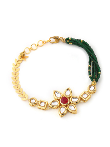 Meilleures ventes : Élégante chaîne de perles vertes florales Rakhi, bijou fait main en fil réglable, idéal pour la célébration du Raksha Bandhan entre frères et sœurs - Product Image 3
