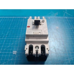 Disjoncteur différentiel Mitsubishi NV-100SRU d'occasion – Pièces d'équipement semi-conducteur d'époque - Product Image 6