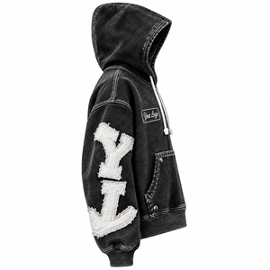 Hoodie oversize noir personnalisé, streetwear premium, demi-zip, effet délavé, avec appliqué et broderie vieillie - Product Image 1