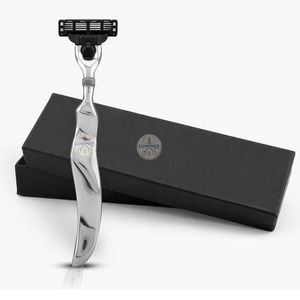 3 Edge Shaving Razor in Black and <b>Red</b> - Product Image 2