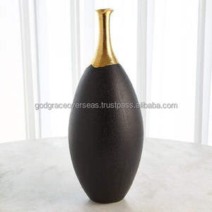 Vase en métal de fer doré rétro de haute qualité Vase à fleurs de finition Antique classique avec style de conception côtière pour l'affichage de bureau - Product Image 1