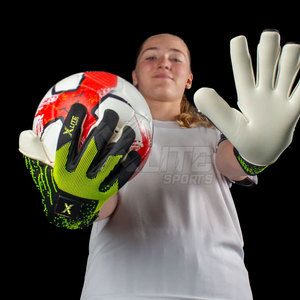 Gants de gardien de but de football en cuir de qualité supérieure, antidérapants, avec fermeture auto-agrippante, paume respirante pour une meilleure adhérence, unisexe - Product Image 4
