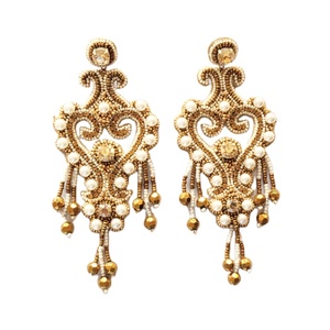 Vente exceptionnelle de bijoux pour femmes brodés à la main de conception traditionnelle Boucles d'oreilles de style ethnique faites à la main à un prix raisonnable - Product Image 1