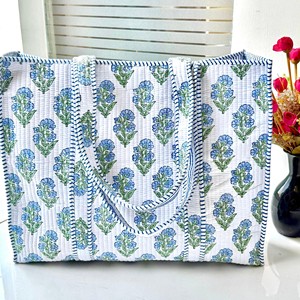 Sac fourre-tout en coton imprimé floral avec des fleurs bleues et des feuilles vertes, style bohème, grand sac de shopping à ouverture supérieure - Product Image 4