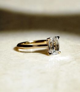 Bague de fiançailles et de mariage en diamant de laboratoire taille émeraude 1 carat en or jaune 14 carats de luxe certifiée IGI pour soirée - Product Image 6