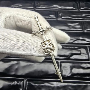 Pin de Kilt Escocés de Plata de Ley Vintage con Diseño de Espada Claymore y León, 71 mm de Largo, Metal de Alta Calidad para Usar con Tartán - Product Image 2