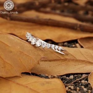 Bague d'éternité classique pour femme en argent 925 avec moissanite taille coussin, sertie à griffes, certifiée IGI, par Charm Jewells - Product Image 5