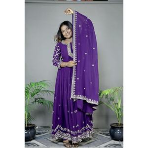 ชุดเดรสผ้าจอร์เจียสำหรับใส่ทำงานลายปักพร้อมสีม่วง - Product Image 3