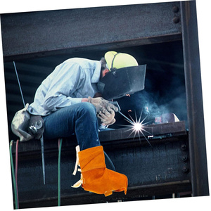 Chaussures de soudeur isolées en cuir de vachette pleine fleur, résistantes à la chaleur, ignifuges, pour une protection optimale et une sécurité accrue lors du travail. - Product Image 5