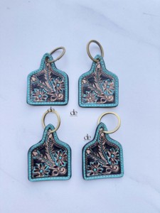 Porte-clés en cuir artisanal tendance 2026, couleur turquoise, forme rectangulaire, avec impression en relief, léger - Product Image 6
