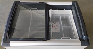 Réfrigérateur-congélateur commercial pour supermarché, vitrine à glace à double porte coulissante incurvée en verre, <span class=keywords><strong>classe</strong></span> énergétique 248L - Product Image 3