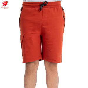 Shorts décontractés légers pour hommes, conçus pour un confort quotidien, en tissu respirant et lisse, au look moderne et épuré - Product Image 1
