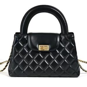 Sac fourre-tout carré de luxe pour femme en cuir véritable avec logo brodé, bandoulière chaîne, capacité jusqu'à 1L, durable - Product Image 1