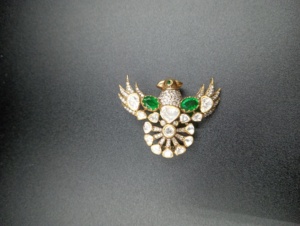 Eagle Shape Silver <b>Gold</b> Plated Brooch Pins with Moissanite Polki Stones Unisex Engagement Wedding Party Fashion Accessory Gift - Product Image 5