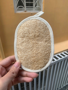 Éponge de bain ovale en loofah naturel, exfoliante pour le corps, pour adultes, fabriquée au Vietnam - Product Image 1