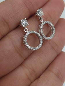 Boucles d'oreilles en or jaune 14 carats avec diamants de laboratoire taille Asscher - Product Image 3