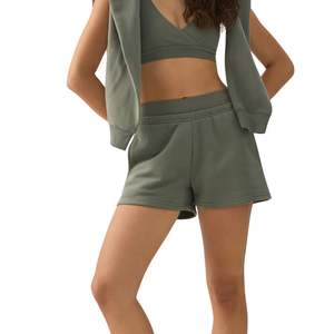 Shorts de sport pour femmes avec logo personnalisé, taille haute, en coton, pour la gym et la détente, fabricant OEM, vente en gros de shorts décontractés pour femmes - Product Image 3