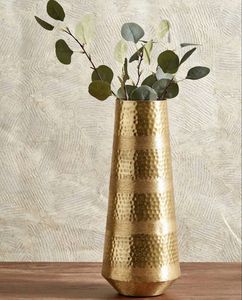 Refined Metal Flower Vase Contemporary Decorative Centerpiece Suitable For Dining Room Coffee <b>Table</b> Interior Decoration Style - Product Image 6