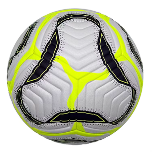 Ballon de football en cuir PU de qualité professionnelle, écologique, personnalisé, léger, pour l'entraînement en extérieur, prix de gros - Product Image 2
