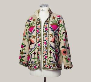 Veste brodée Suzani aux couleurs assorties, style bohème chic, manteau en jute fait main, veste florale pour festival, vêtement ethnique bohème unique. - Product Image 5