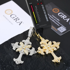 จี้รูปกางเขนประดับมอสซาไนต์ทรงเรียวหรูหรา - เครื่องประดับศรัทธาคริสเตียนสุดสง่างาม, จี้มอสซาไนต์สี D ระดับความสะอาด VVS, จี้รูปกางเขนสีเงิน - Product Image 6