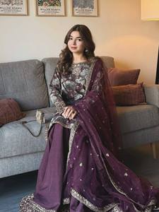 Ensemble Sharara pour femmes en coton, imprimé floral violet traditionnel, avec dupatta, style pakistanais, tenue de soirée, ensemble Salwar Kameez - Product Image 3