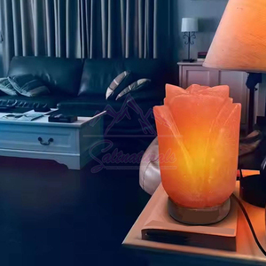 Lámpara de Sal del Himalaya Hecha a Mano con Base de Madera, Luz Relajante - Product Image 3