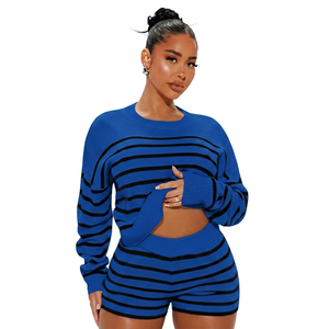 Ensemble deux pièces tricoté en spandex pour femme, personnalisé avec votre marque, pull court rayé et short, style streetwear et loungewear, idéal pour l'été - Product Image 2