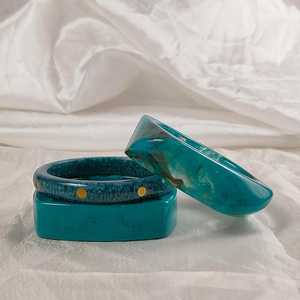 Bracelet en résine époxy écologique fait main, forme irrégulière, motif marbré vert et bleu, objet d'art de collection, Saint-Valentin, Nouvel An - Product Image 6