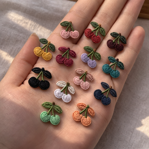 100 Parches Termoadhesivos Mini Bordados de Cereza, 10 Colores, 10 Unidades de Cada Color – Lindos Apliques DIY de Frutas para Ropa, Camisetas, Vestidos - Product Image 4