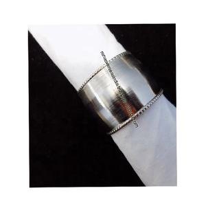 Porte-serviettes en métal élégant et simple de forme ronde pour les fêtes de famille et la décoration de table - Product Image 2