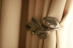 Attache de rideau décorative en forme de feuille minimaliste pour rehausser l'esthétique d'un intérieur moderne, vente en gros depuis l'Inde - Product Image 5